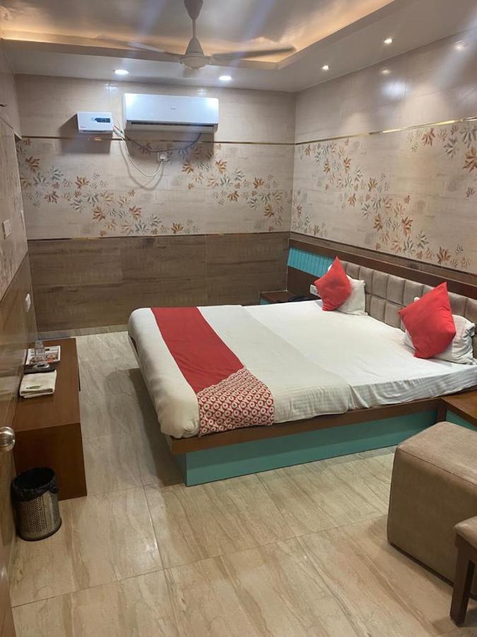 Hotel Raghupati Ayodhya Exterior foto